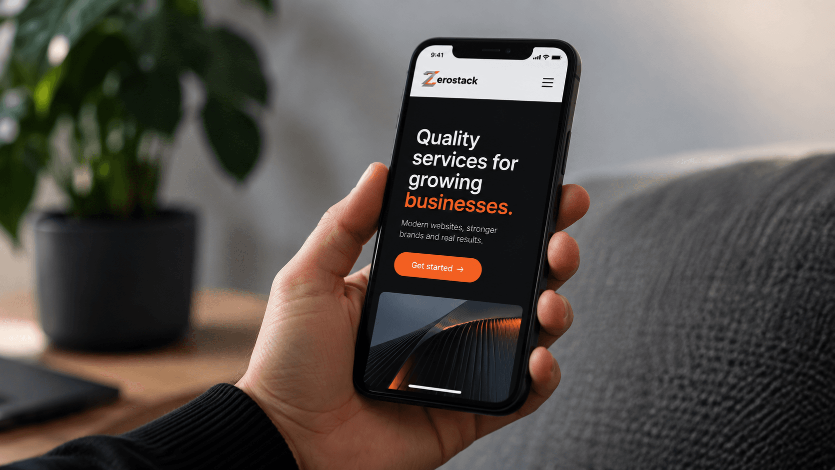 Webbplats som visas på mobiltelefon och surfplatta